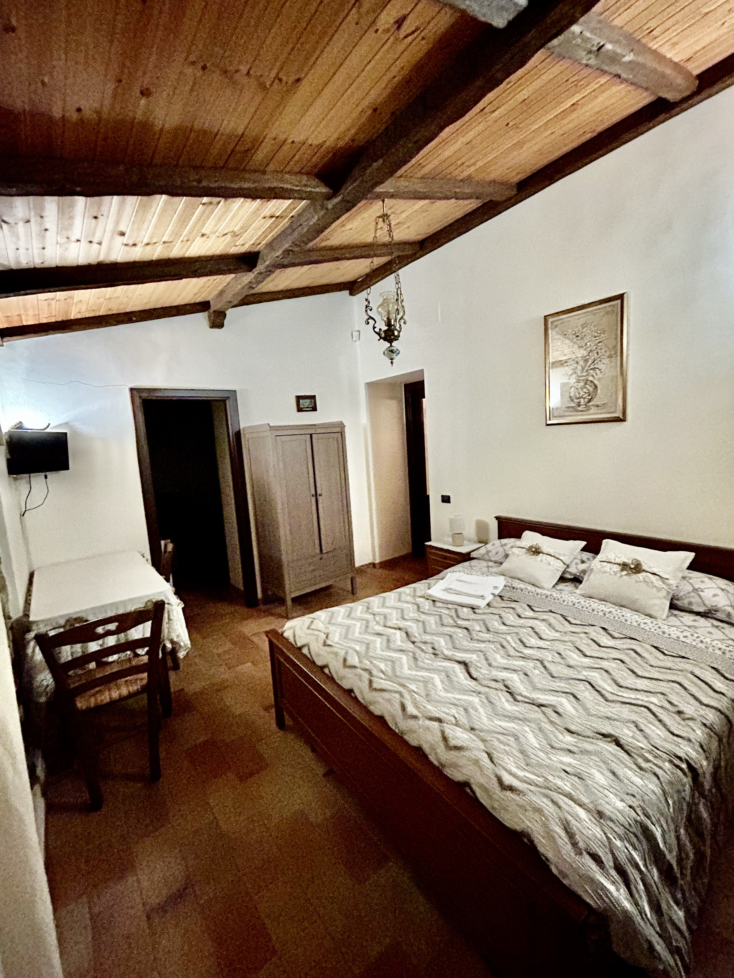 Camera 1 — bagno e dettagli