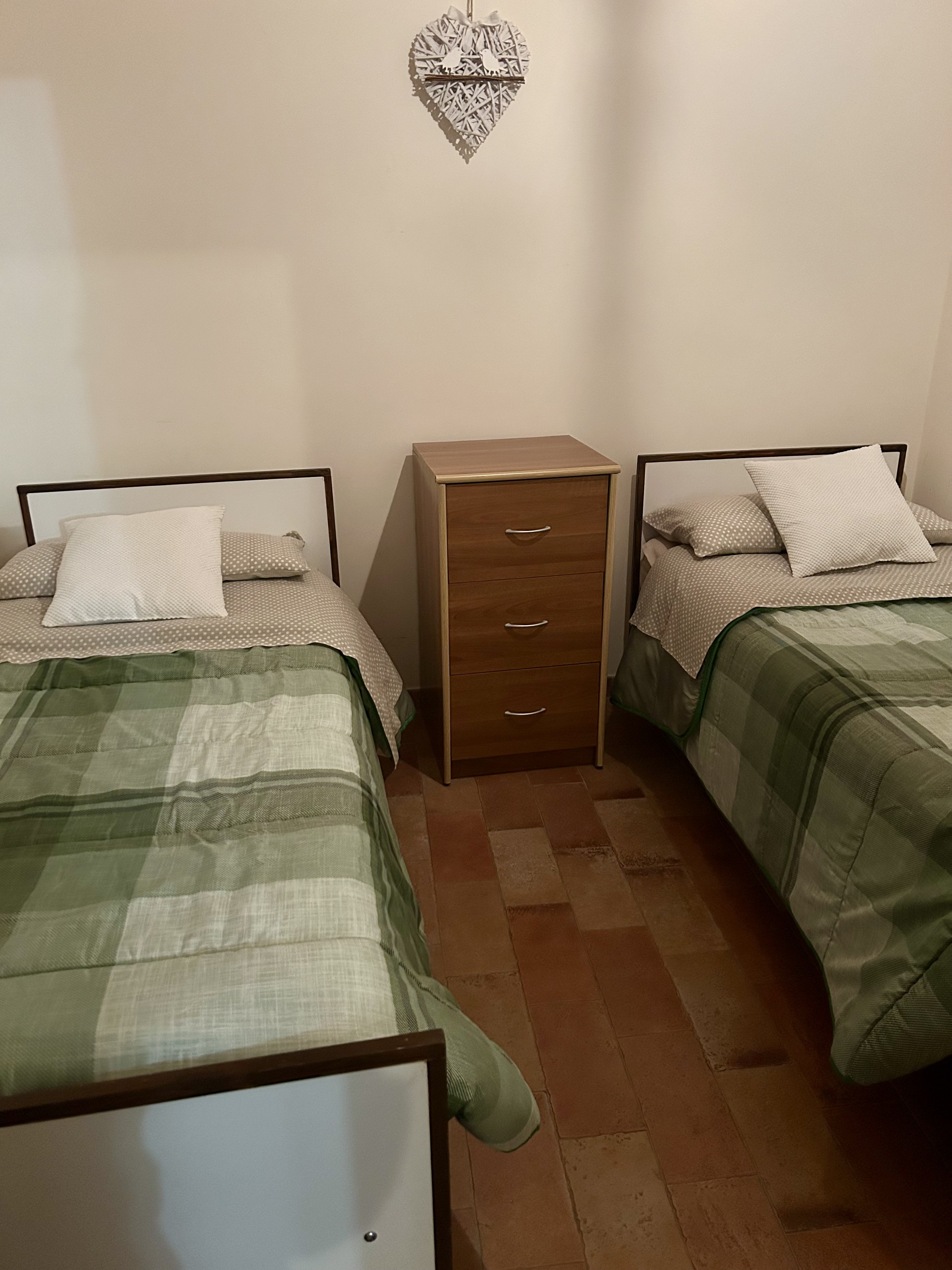 Camera 4 del Mulino Brandolini con arredamento rustico abruzzese