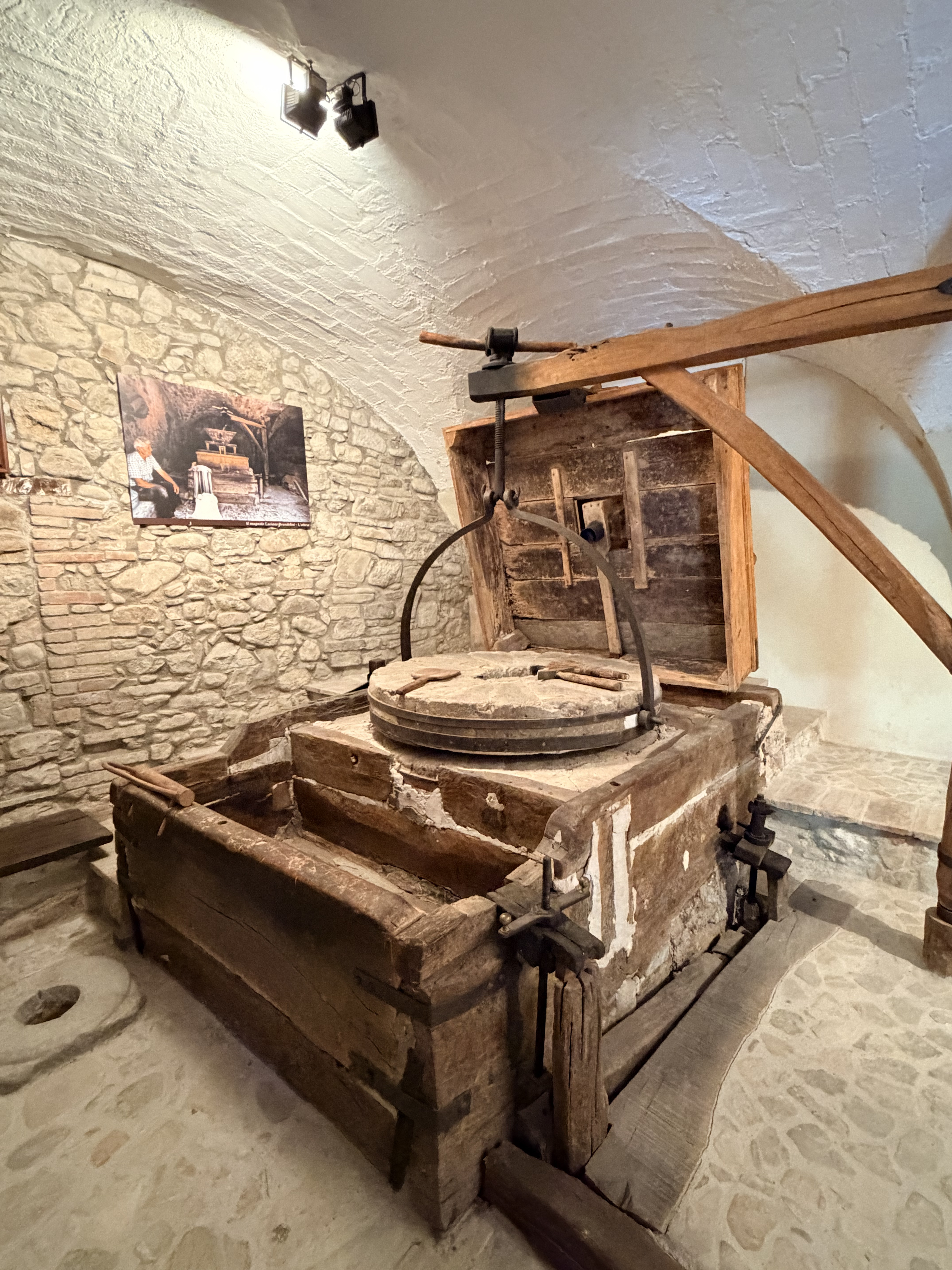 Il Mulino Brandolini sul torrente Nora — vista esterna