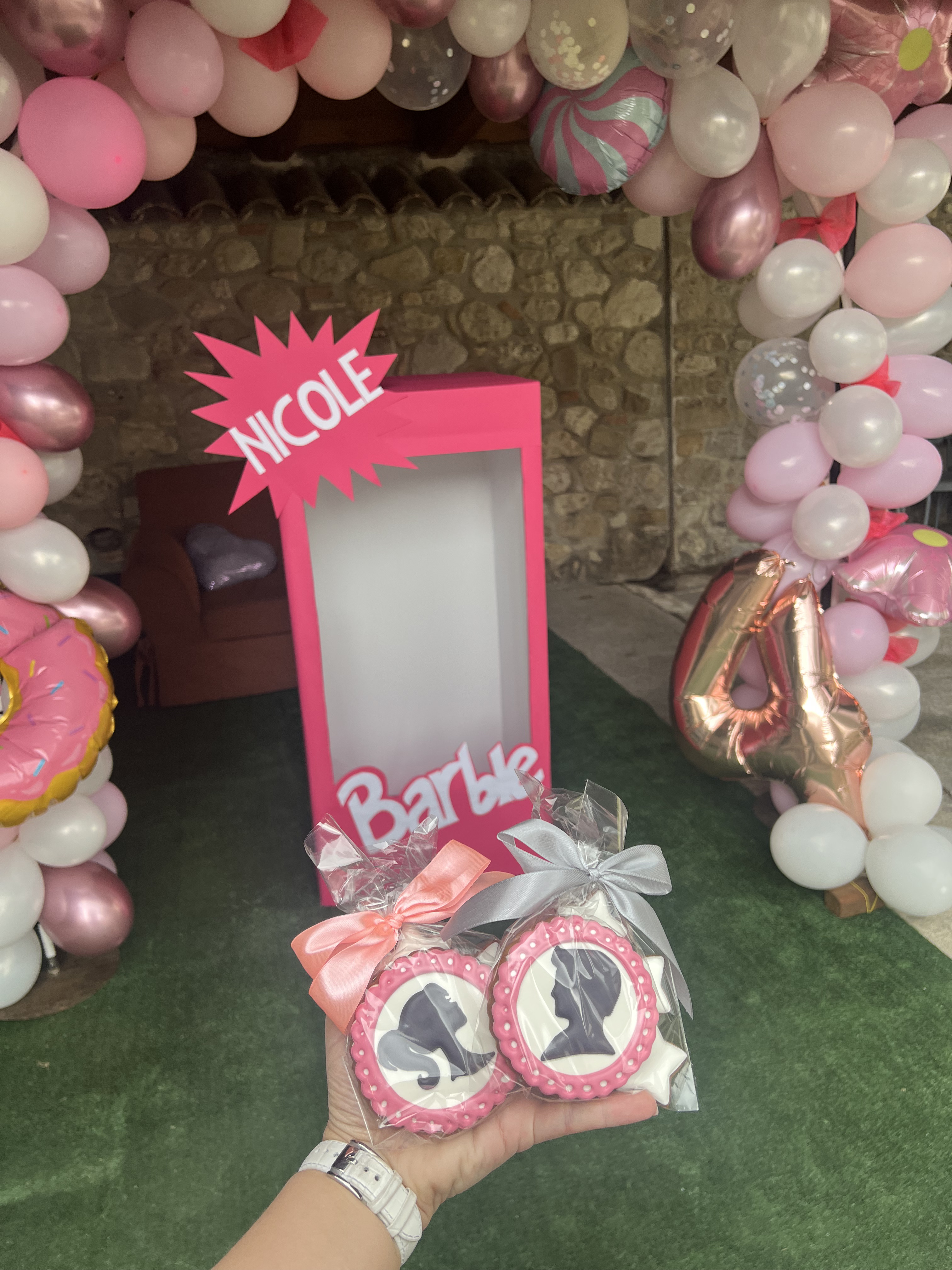 Festa di compleanno al Mulino Brandolini con addobbi e ospiti in festa